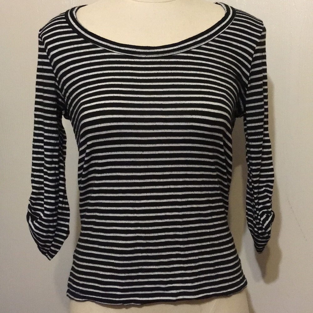 Black and white stripes top